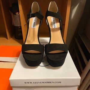 Steve Madden Presae black heels